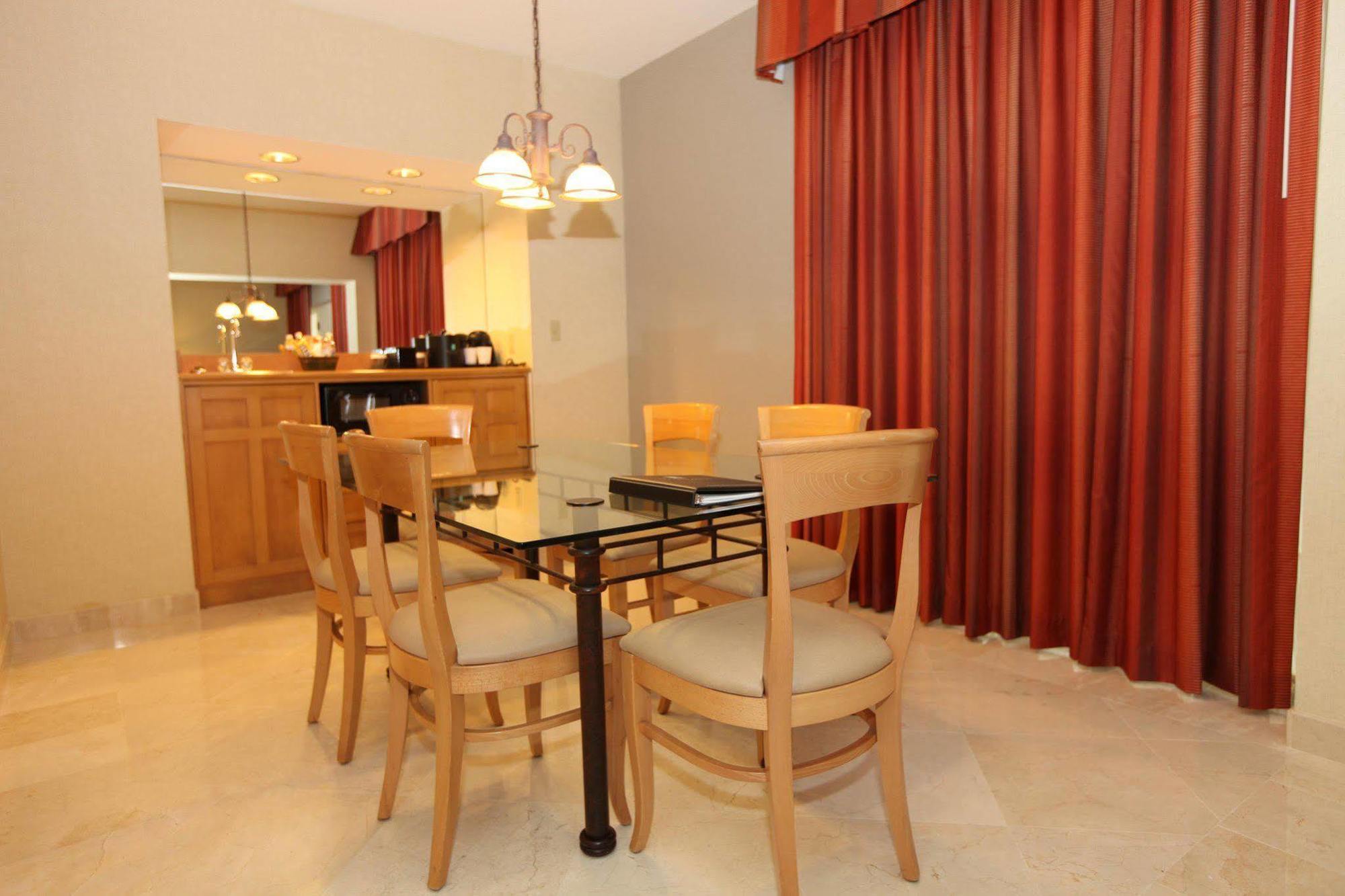 Doubletree By Hilton Mcallen Oda fotoğraf